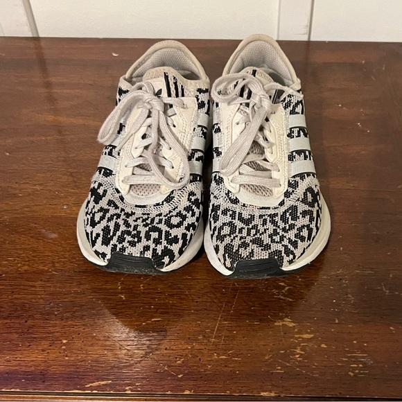 ADIDAS Swift Run X Womens Gray Leopard Shoes size 7.5 - Picture 8 of 9